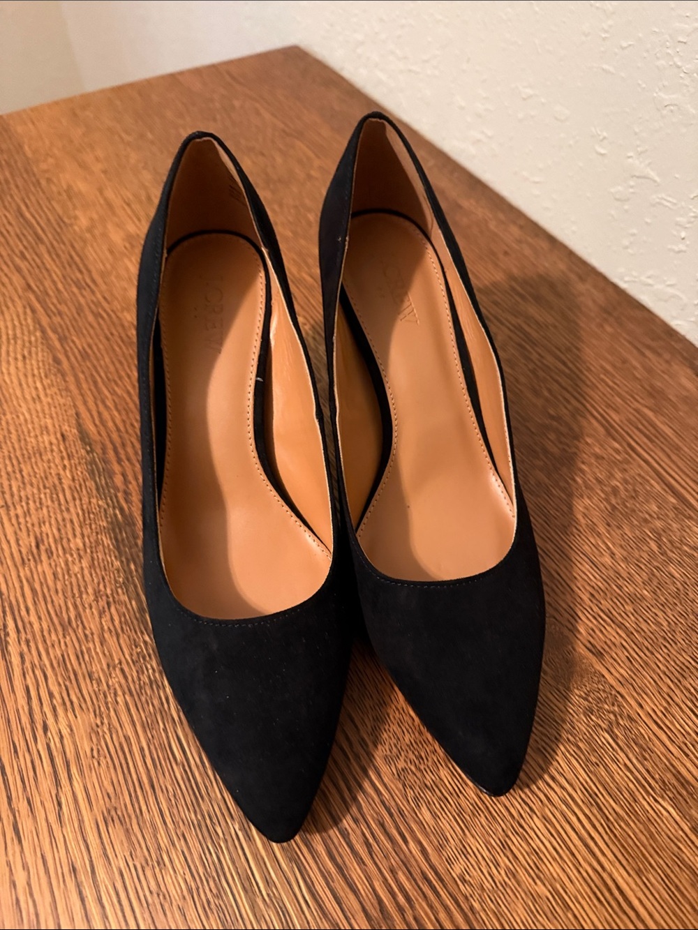 Women's Black Pointed Toe Pumps - Classic Elegance